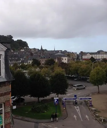 Ibis Budget Centre 2*