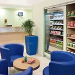 Ibis Budget Centre 2*