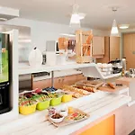 Ibis Budget Centre 2*