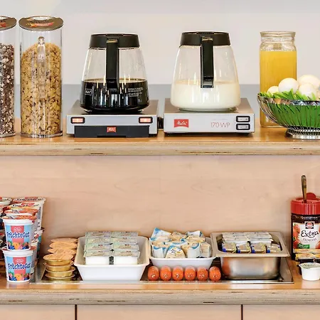 Ibis Budget Centre 2*