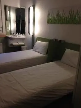 Ibis Budget Centre 2*